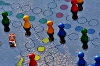 Question de même : qui regarde les choses globalement?